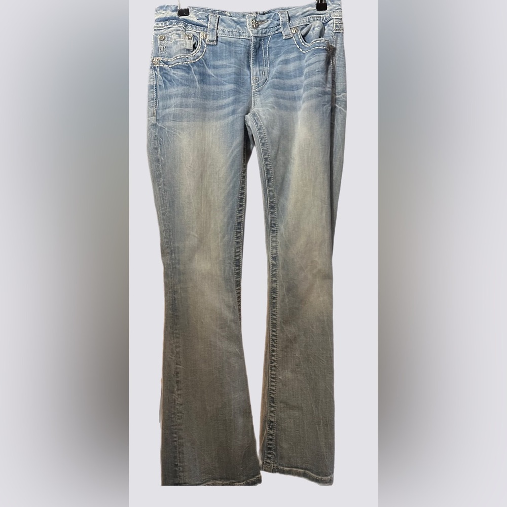 NWOT women’s Miss Me bootcut jeans.